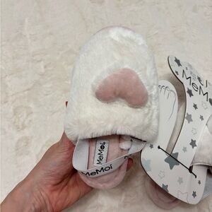 MeMoi Kids Heart Slippers - White and Pink